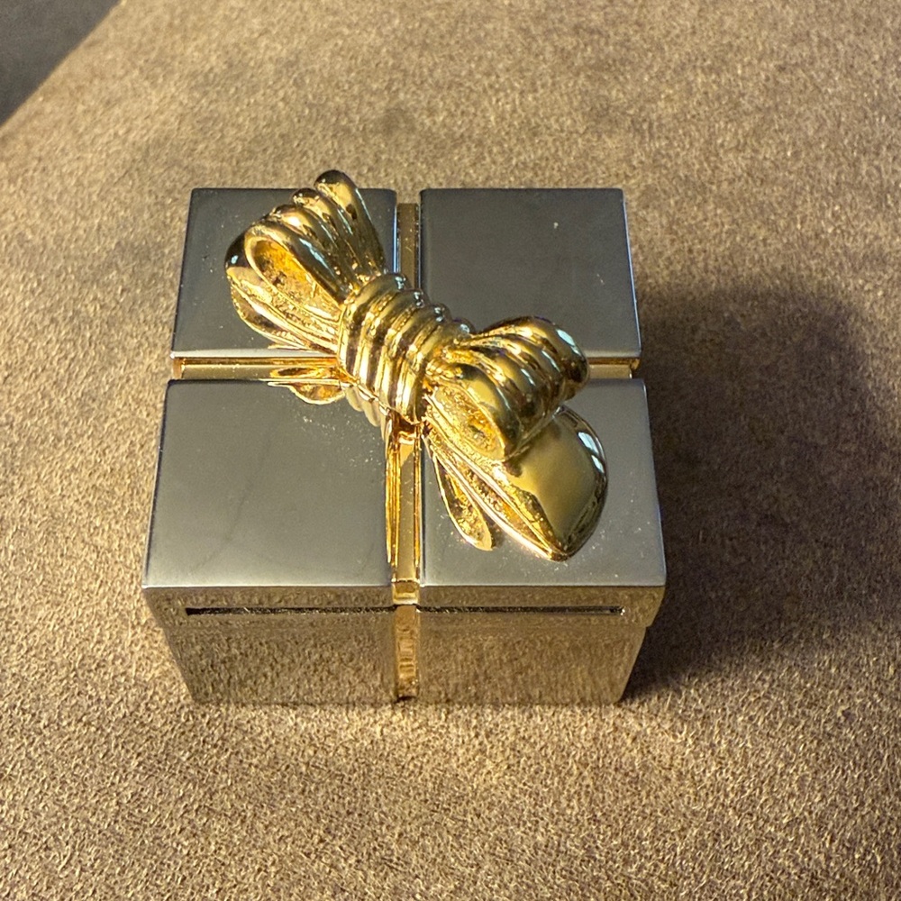 VTG 1996 CLASSE Fine Collectible Timepieces Miniature Present Frame and Clock.